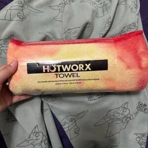 Hotworx towel. New.